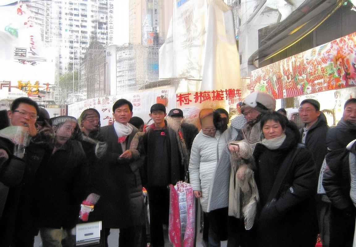 红牌引爆赛场冲突！豪门球队15轮不胜陷更衣室矛盾危机